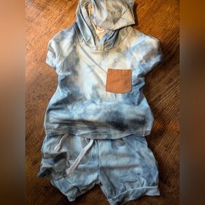 Crackle Barrel Apparel 2T blue white tie dye short and hooded short sleeve set